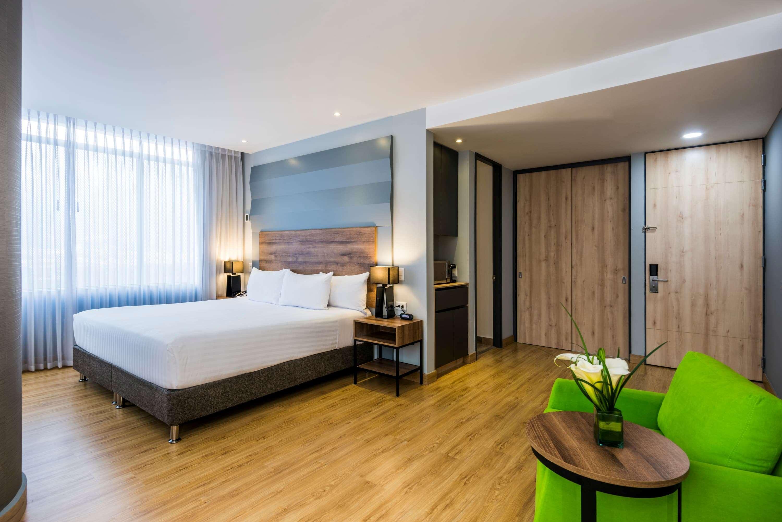 La Quinta By Wyndham Medellin Ξενοδοχείο Εξωτερικό φωτογραφία