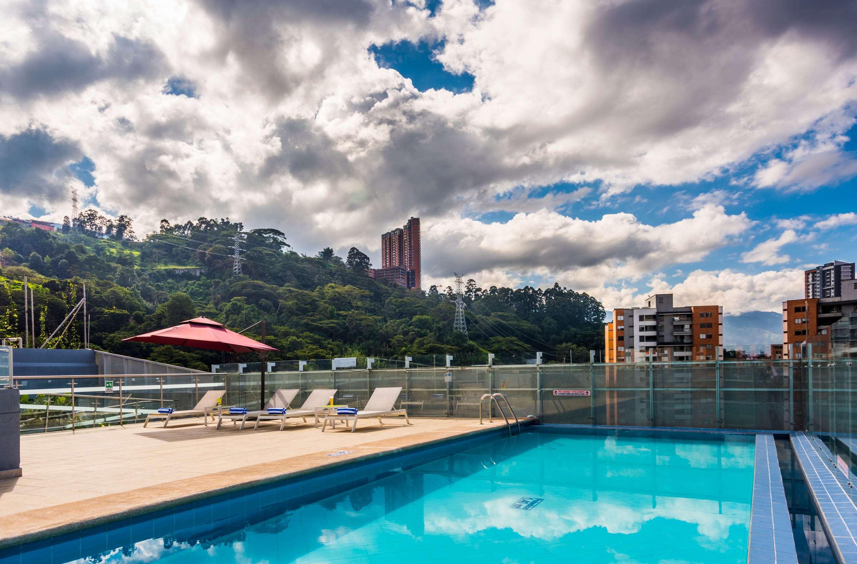 La Quinta By Wyndham Medellin Ξενοδοχείο Εξωτερικό φωτογραφία
