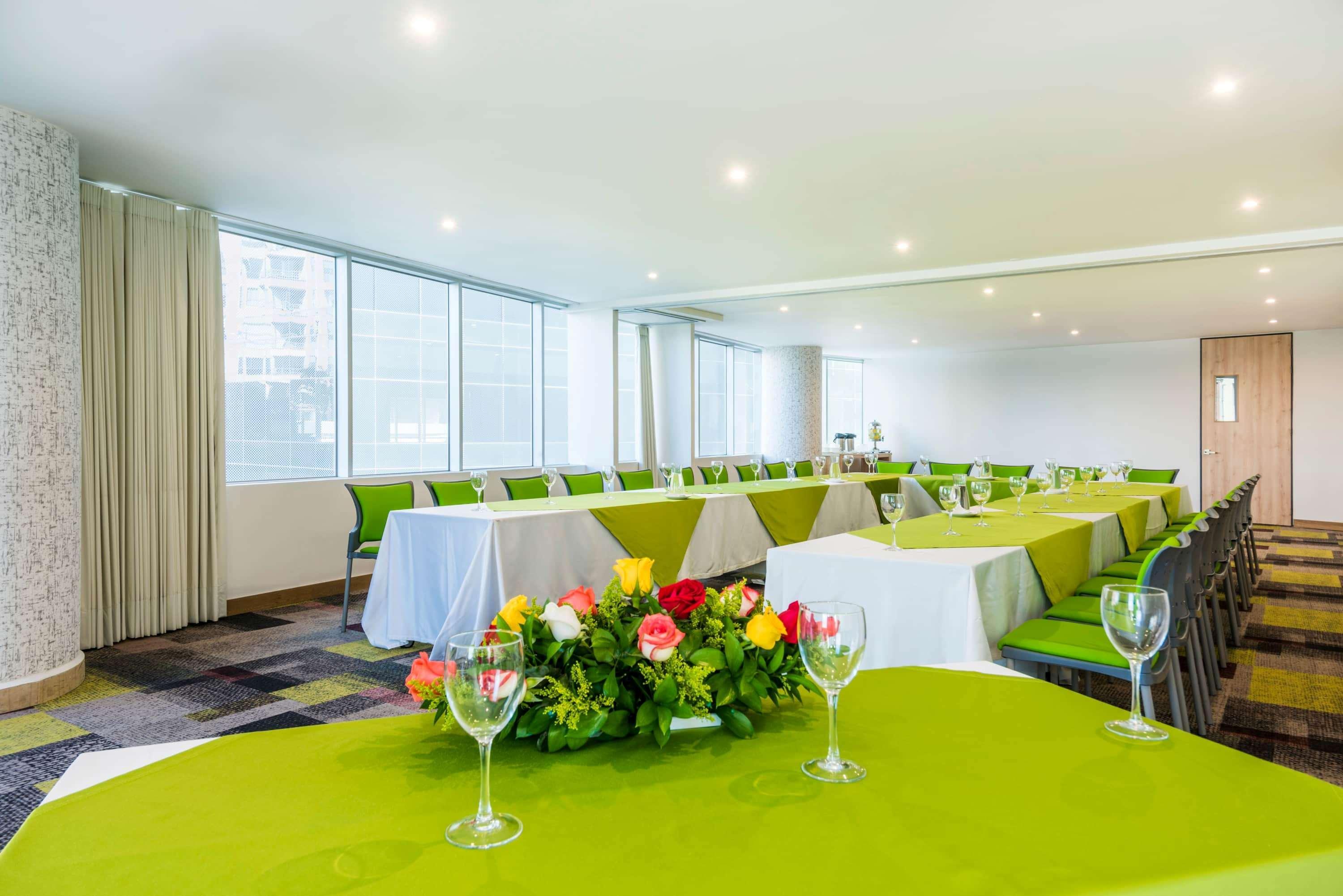 La Quinta By Wyndham Medellin Ξενοδοχείο Εξωτερικό φωτογραφία