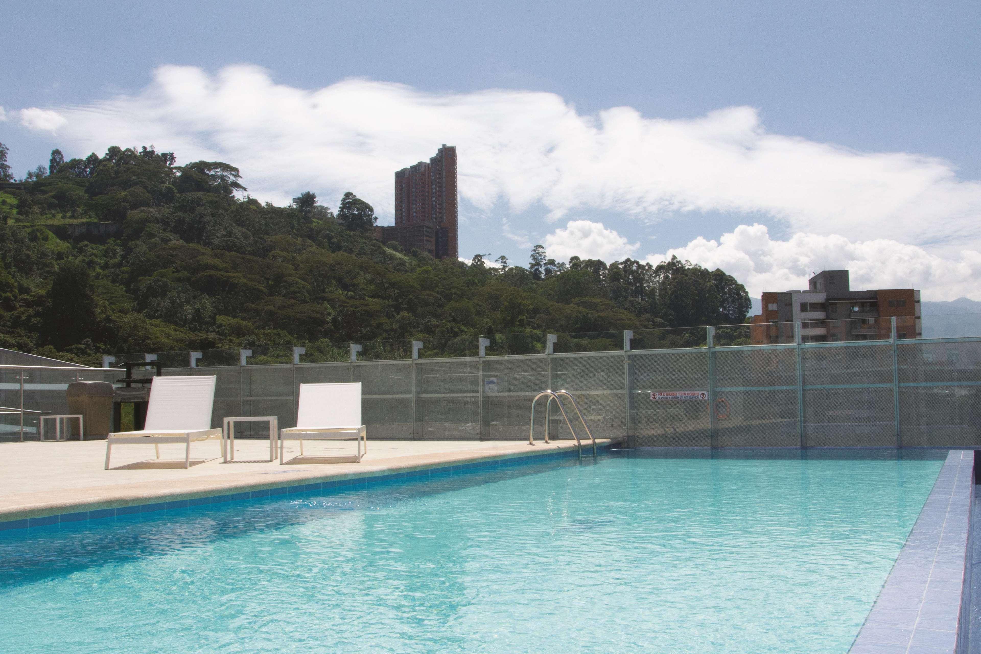 La Quinta By Wyndham Medellin Ξενοδοχείο Εξωτερικό φωτογραφία