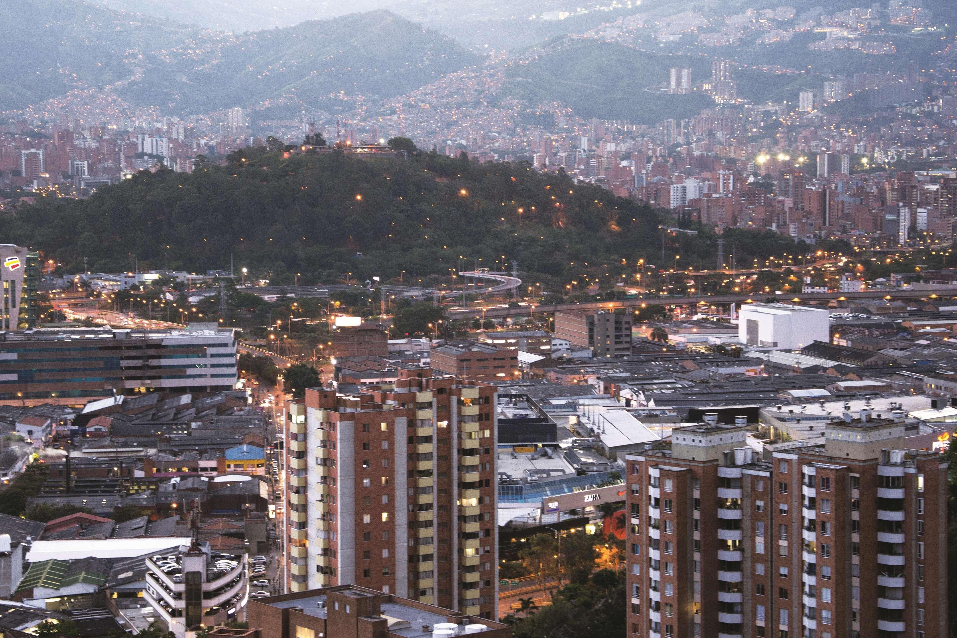 La Quinta By Wyndham Medellin Ξενοδοχείο Εξωτερικό φωτογραφία