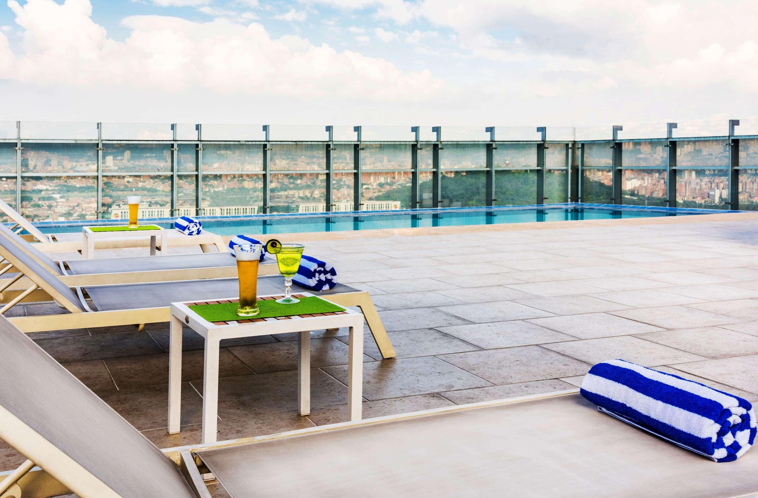 La Quinta By Wyndham Medellin Ξενοδοχείο Εξωτερικό φωτογραφία
