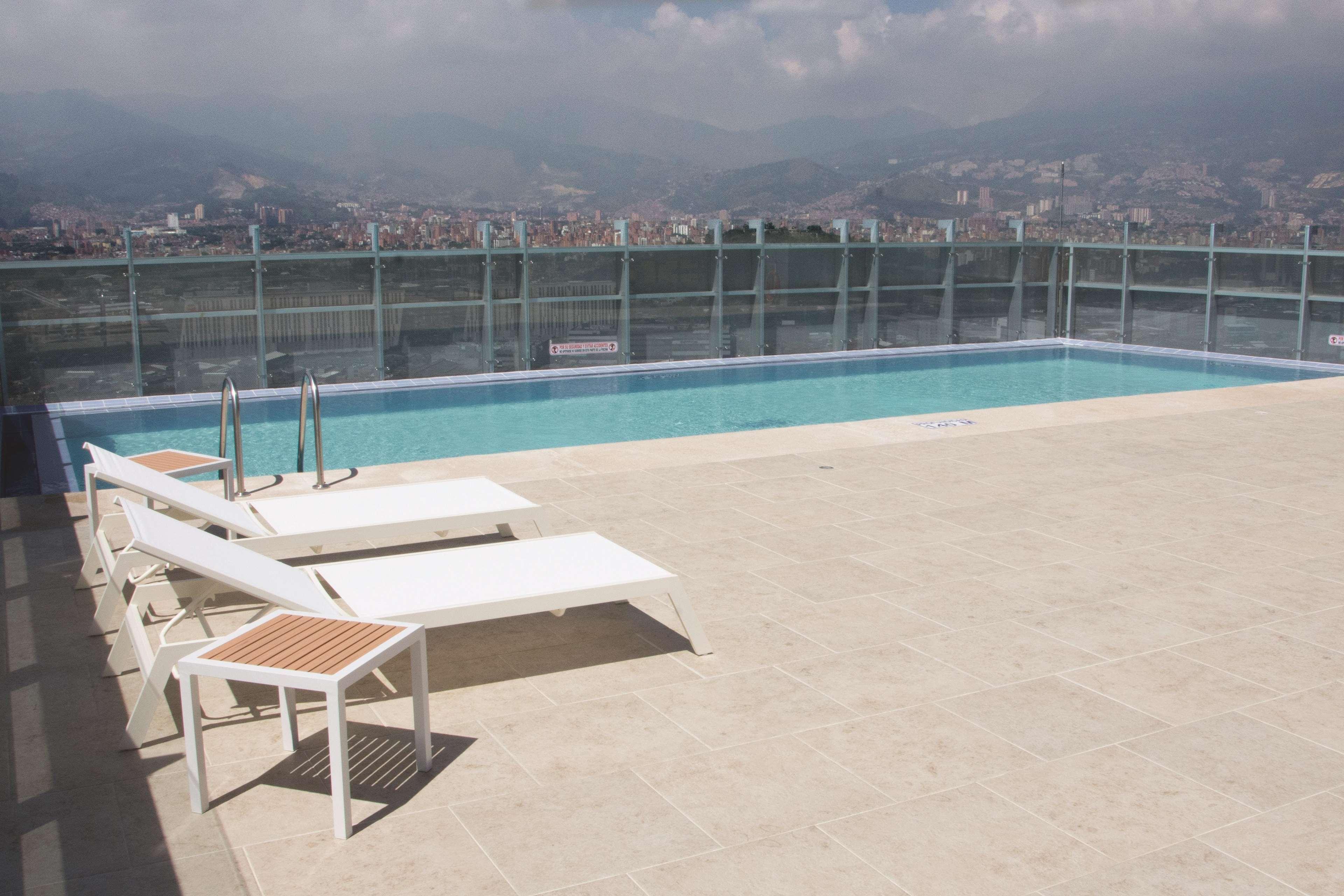 La Quinta By Wyndham Medellin Ξενοδοχείο Εξωτερικό φωτογραφία