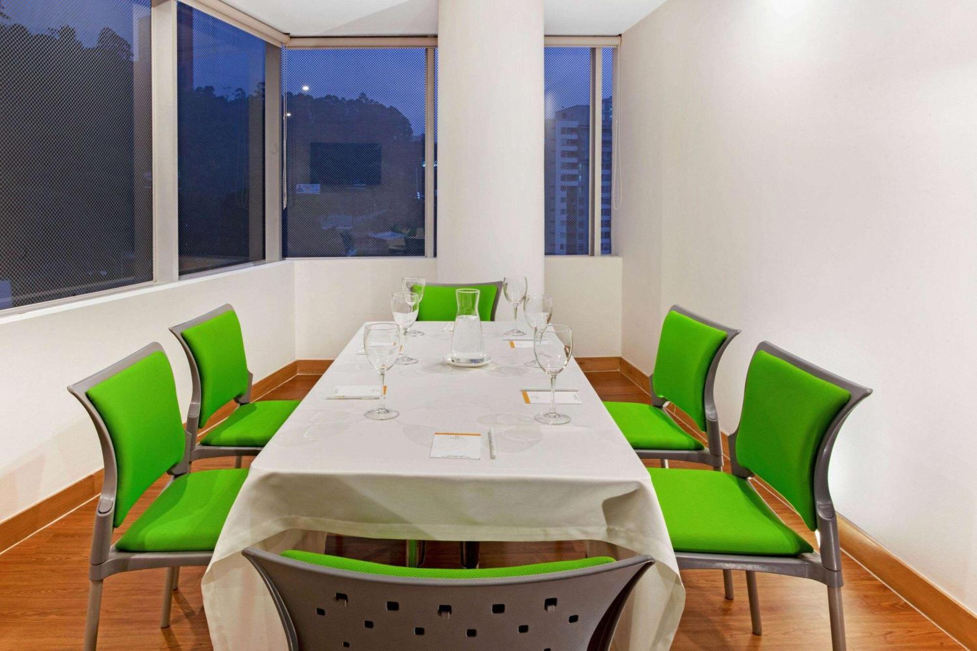 La Quinta By Wyndham Medellin Ξενοδοχείο Εξωτερικό φωτογραφία