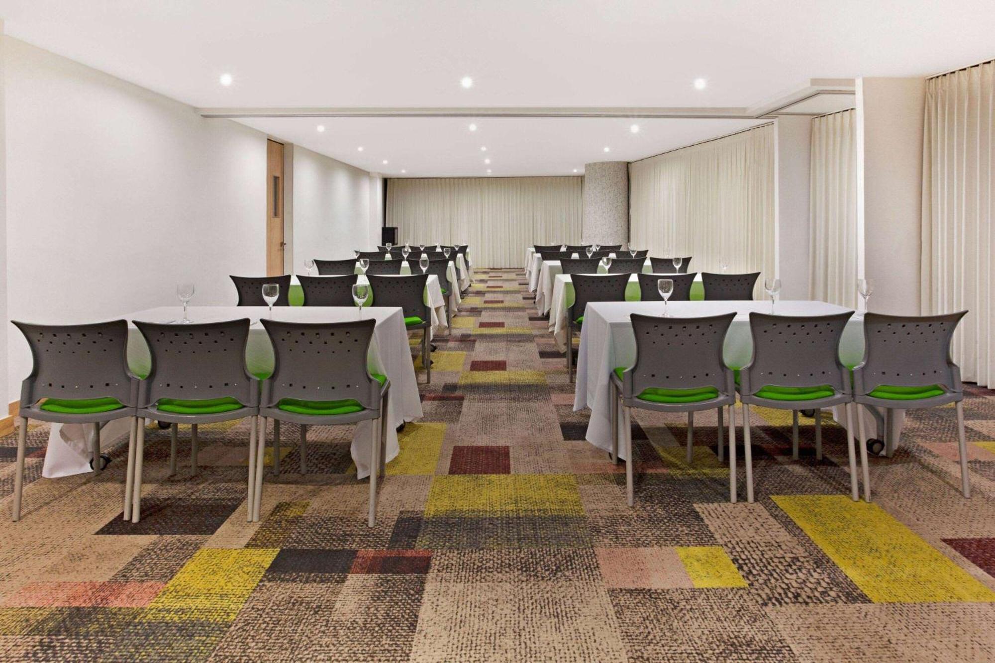 La Quinta By Wyndham Medellin Ξενοδοχείο Εξωτερικό φωτογραφία