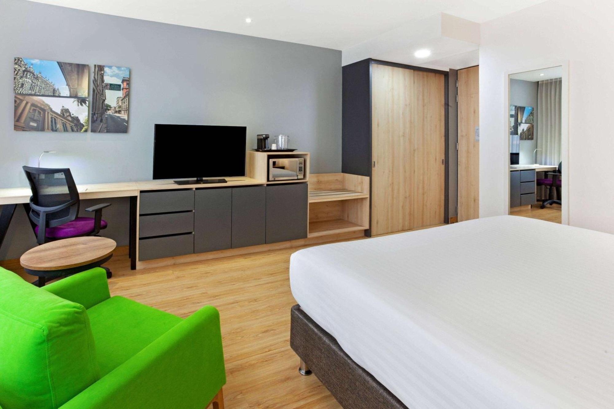 La Quinta By Wyndham Medellin Ξενοδοχείο Εξωτερικό φωτογραφία