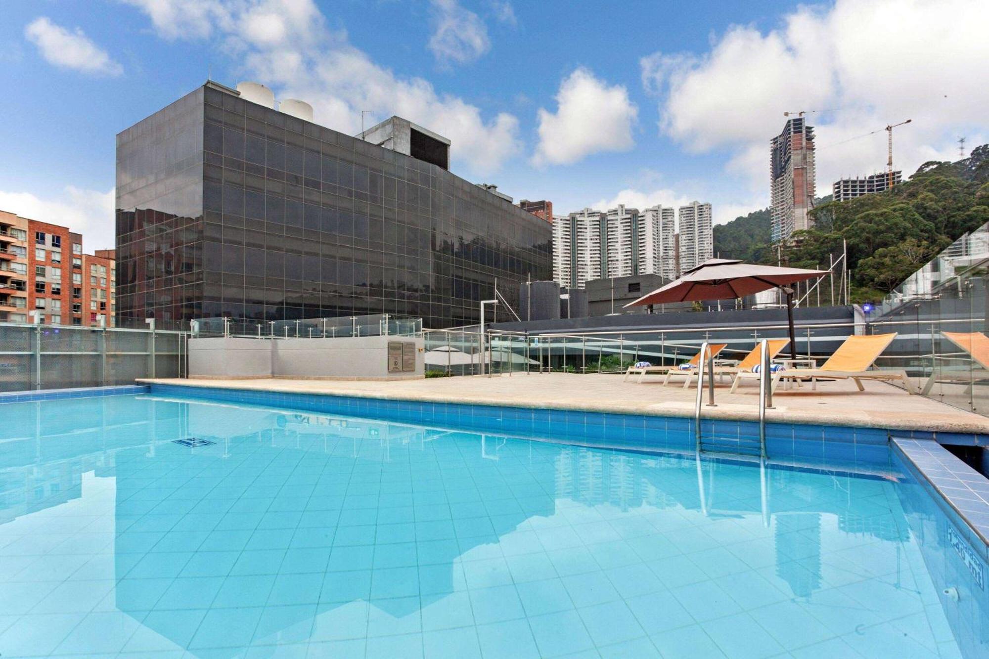 La Quinta By Wyndham Medellin Ξενοδοχείο Εξωτερικό φωτογραφία