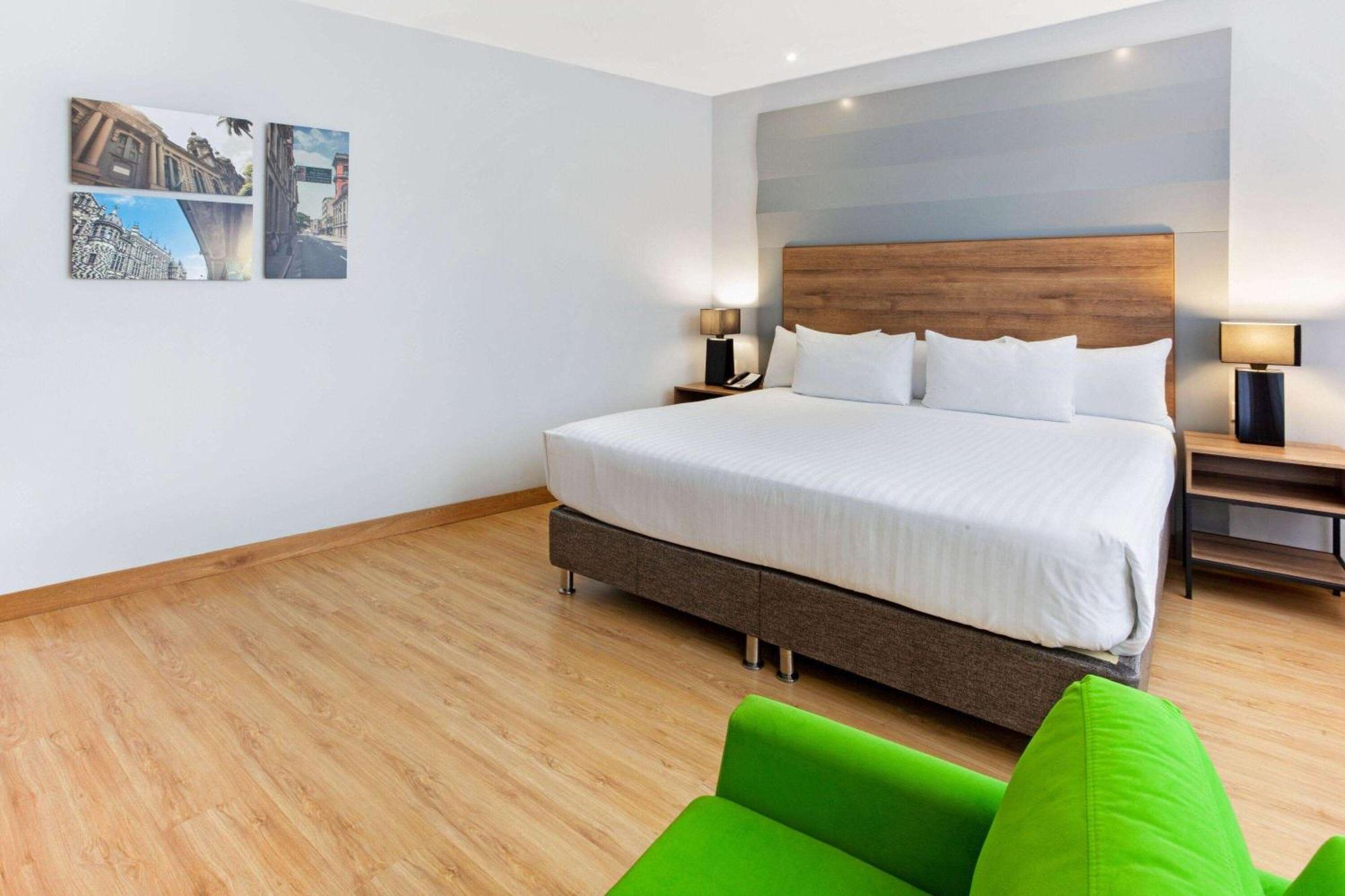 La Quinta By Wyndham Medellin Ξενοδοχείο Εξωτερικό φωτογραφία