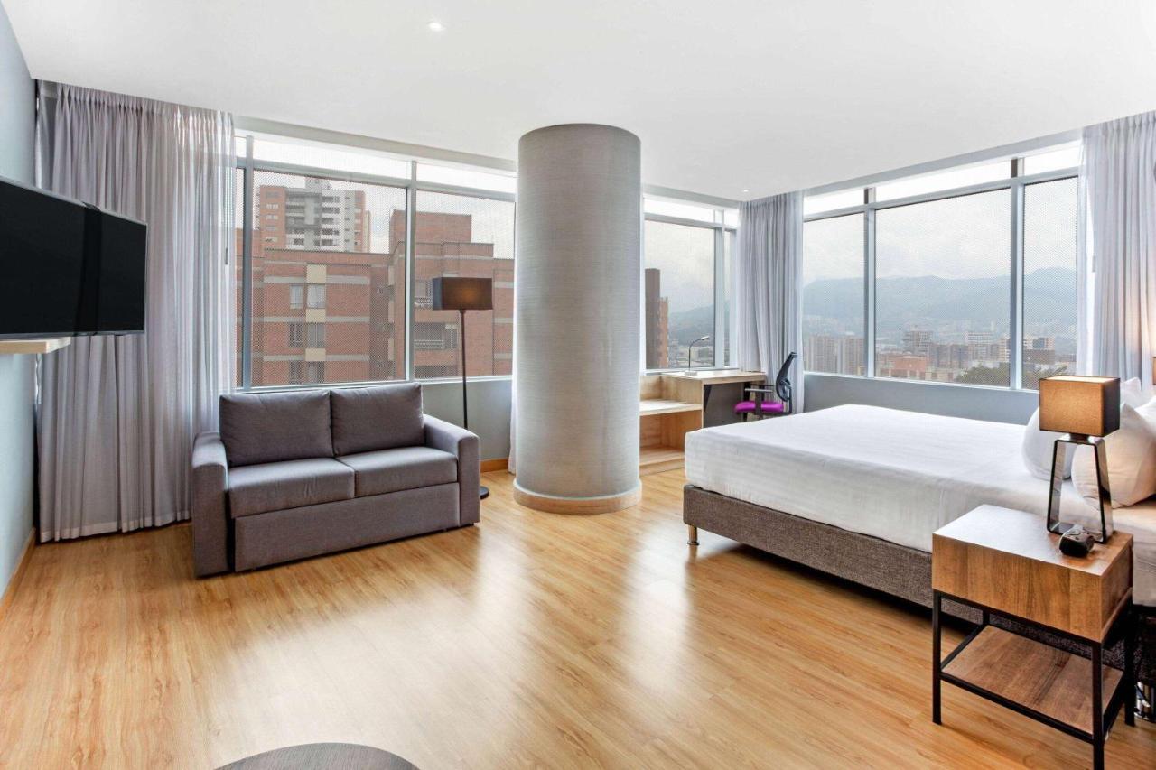 La Quinta By Wyndham Medellin Ξενοδοχείο Εξωτερικό φωτογραφία