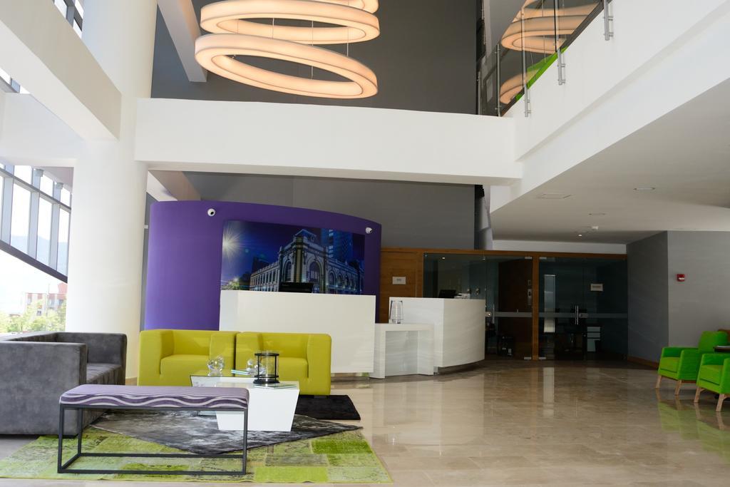 La Quinta By Wyndham Medellin Ξενοδοχείο Εξωτερικό φωτογραφία
