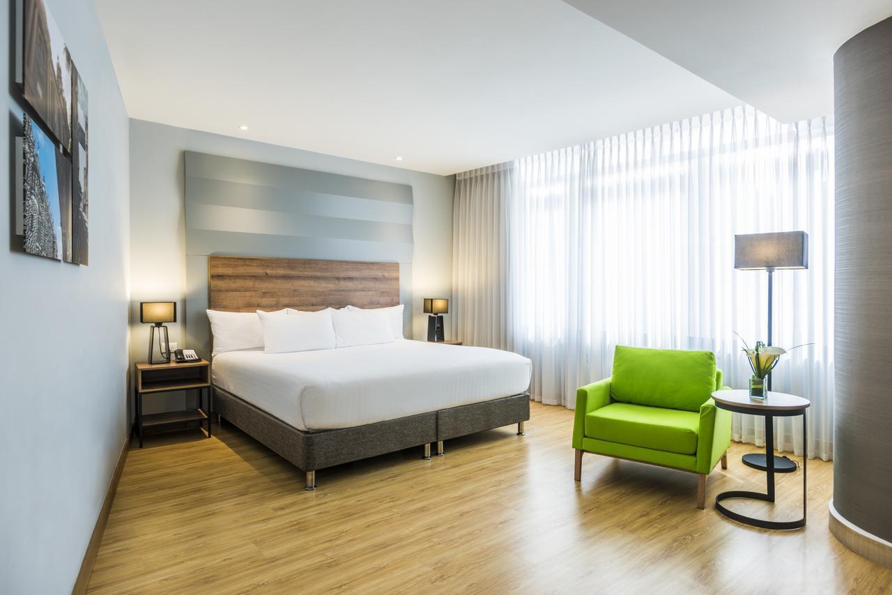 La Quinta By Wyndham Medellin Ξενοδοχείο Εξωτερικό φωτογραφία